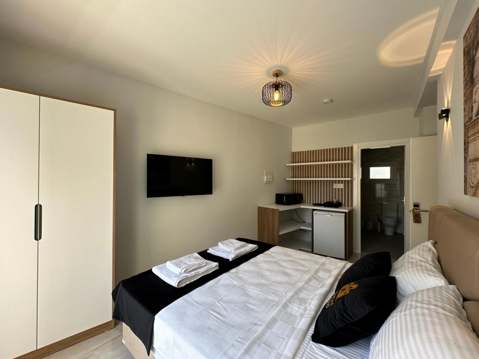 Famagustian Guest Rooms Famagusta  Bagian luar foto